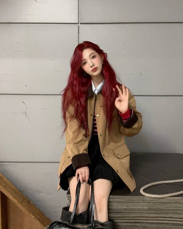 JOY's outfit