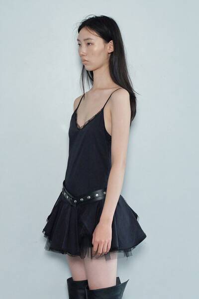 LACE FRILL DRESS / BLACK
